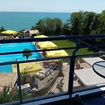 Iceberg Hotel Baltsjik