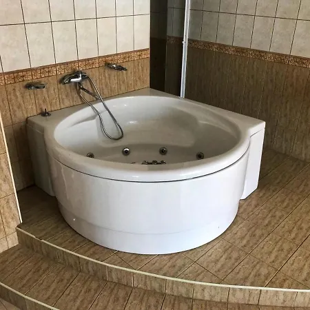айсберг Хотел