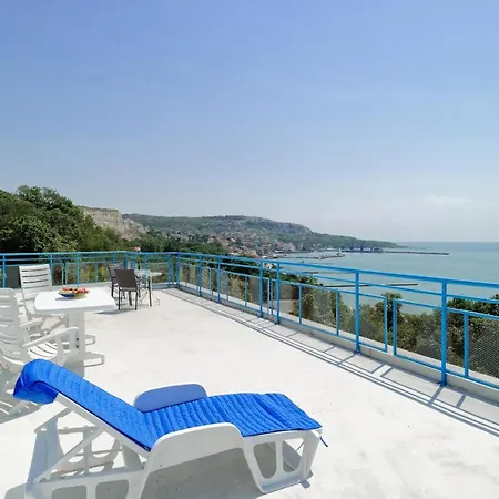 Iceberg 2* Balchik