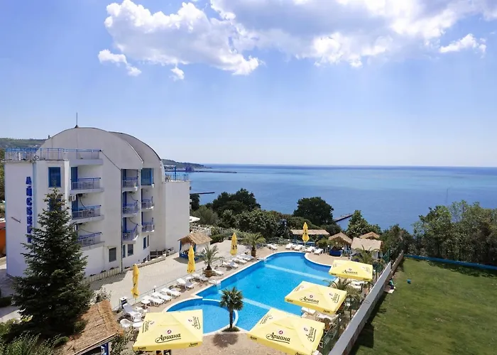 Хотел айсберг 2*