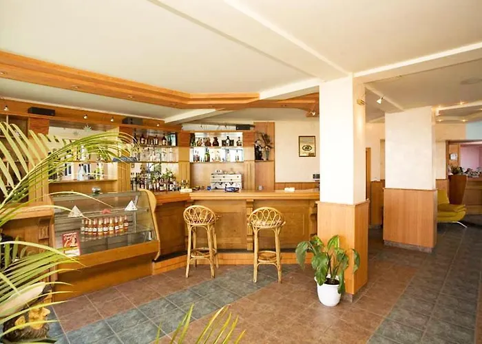 Хотел айсберг 2*