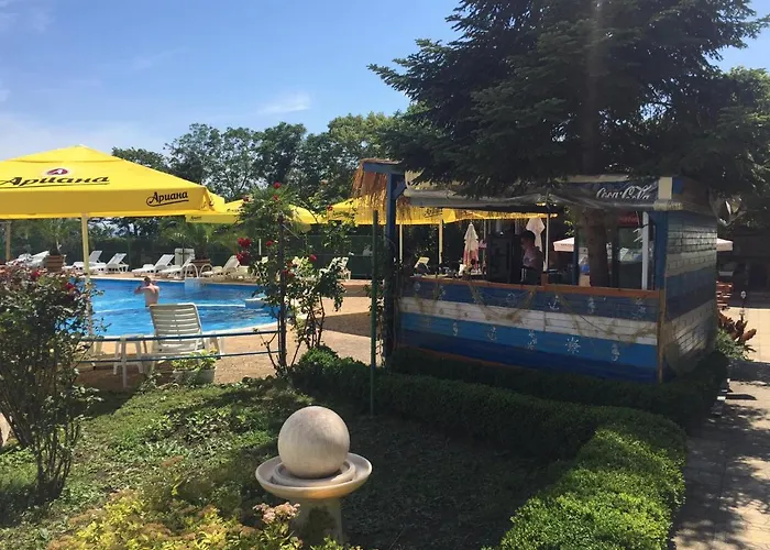 айсберг Хотел