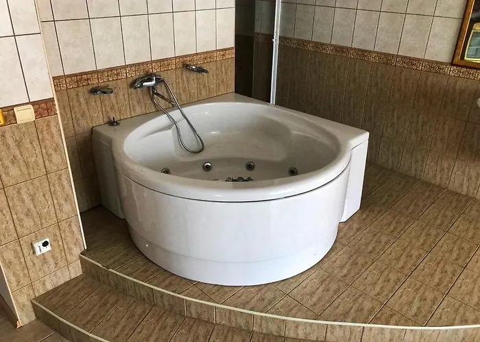 айсберг Хотел