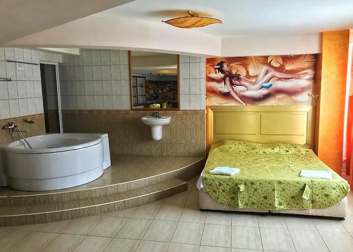 айсберг Хотел 2*