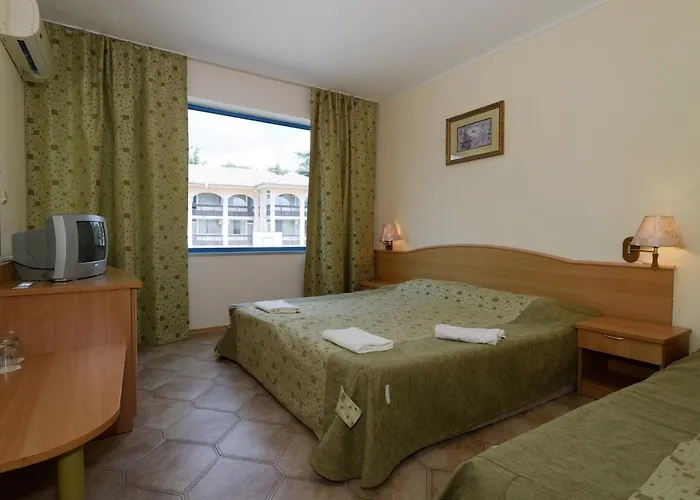 айсберг Хотел