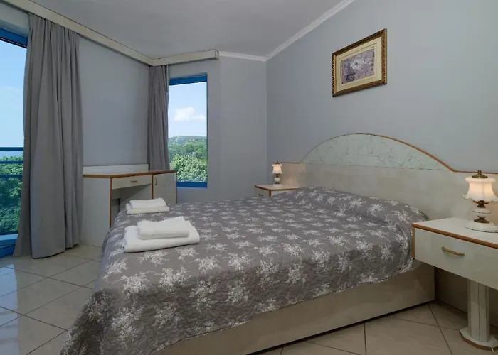 айсберг 2* Балчик