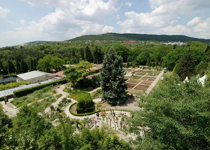 айсберг Хотел