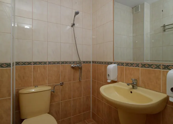 Хотел айсберг 2*